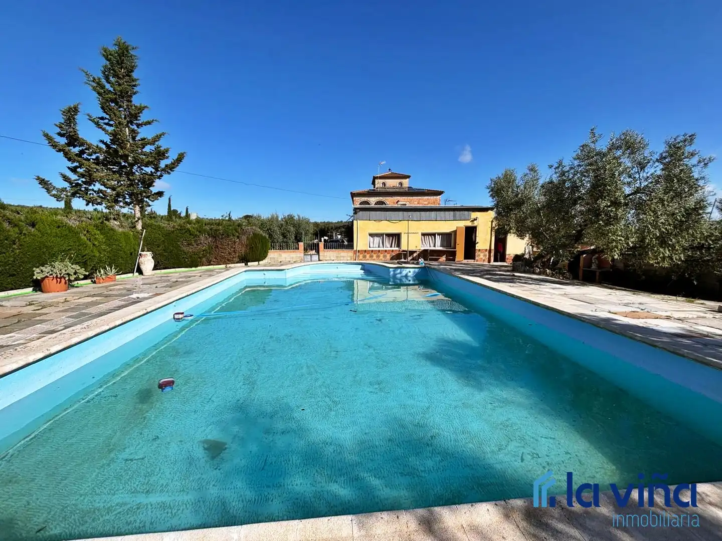 Piscina de Casa o chalet en venta en Casariche con Aire acondicionado, Calefacción y Jardín privado