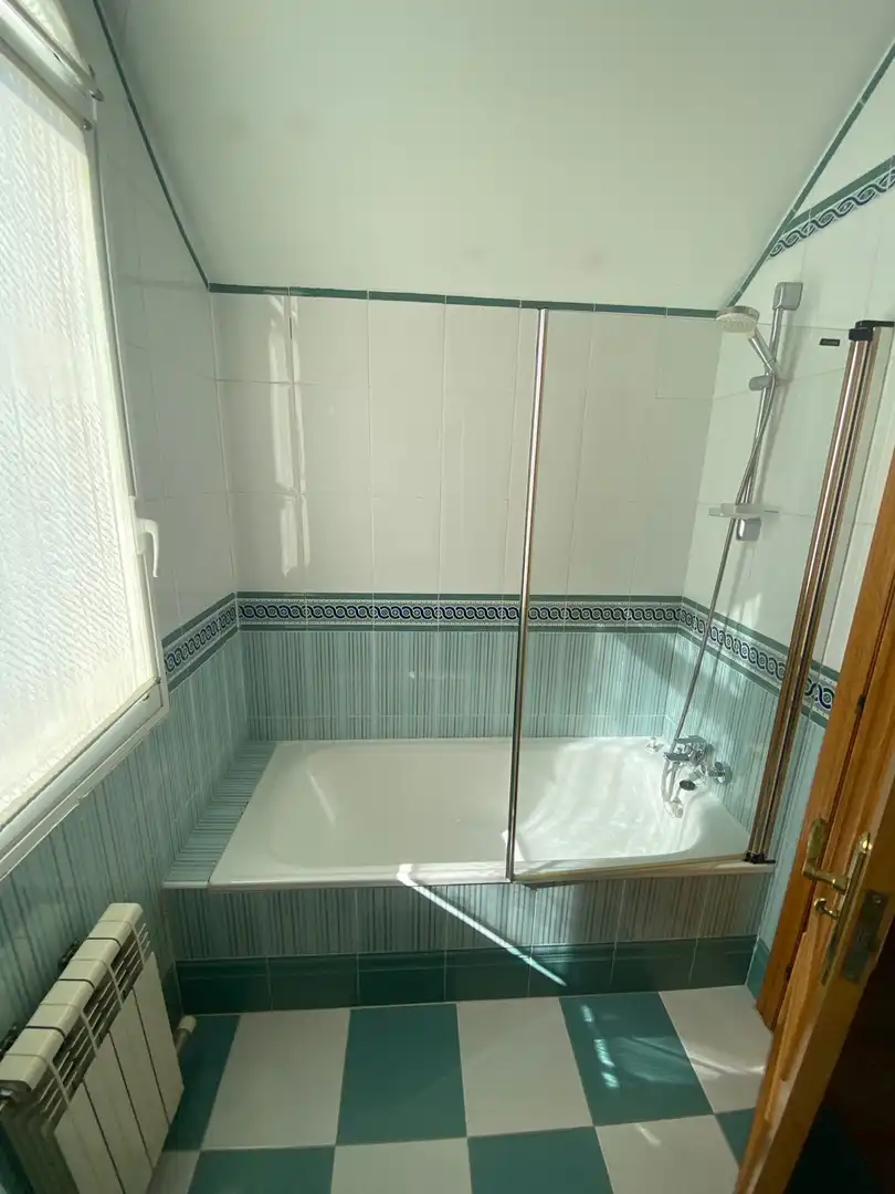 Bany de Casa adosada en venda en Zaragoza amb Terrassa i Piscina