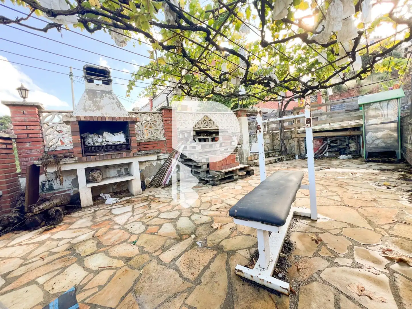 Jardí de Casa o xalet en venda en Vallirana amb Aire condicionat, Calefacció i Jardí privat