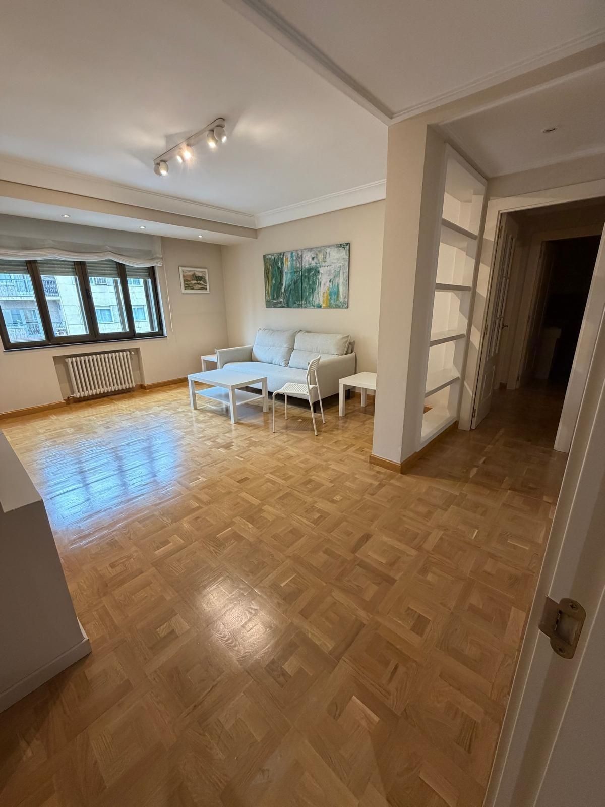 Living room of Flat for rent in Salamanca Capital  with Parquet flooring and Furnished
