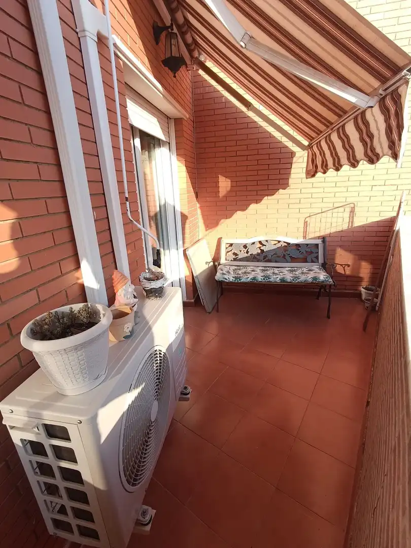 Terrassa de Casa adosada en venda en Linares amb Aire condicionat, Calefacció i Terrassa