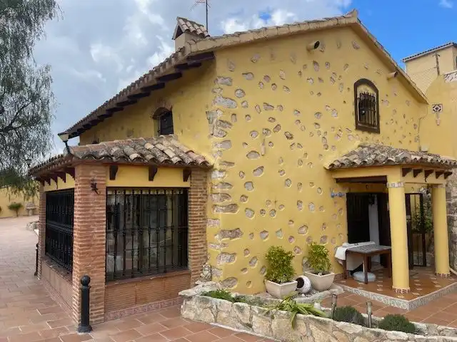 Vista exterior de Casa o xalet en venda en Tàrbena amb Aire condicionat, Jardí privat i Terrassa