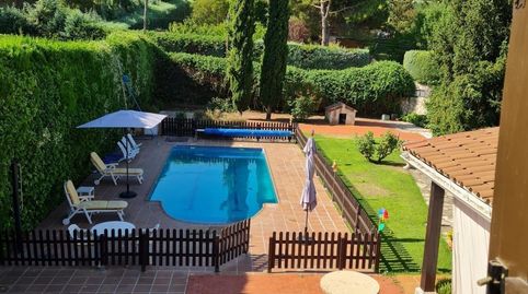 INMOBILIARIA ARBETETA VENDE MAGNÍFICO CHALET DE 5 DORMITORIOS EN EL CLAVÍN, GUADALAJARA