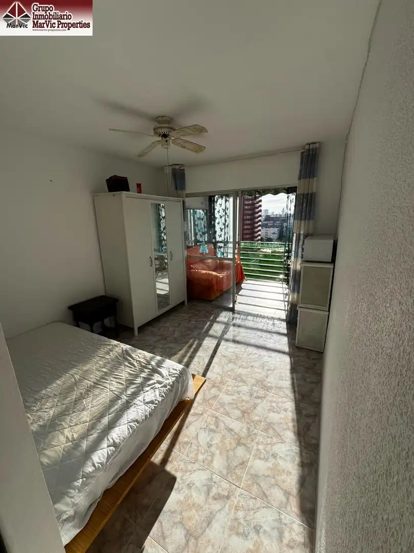 Dormitori de Estudi en venda en Benidorm amb Jardí privat, Moblat i Piscina comunitària