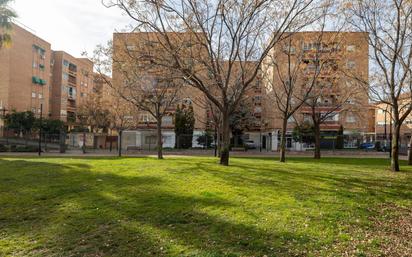 Vista exterior de Pis en venda en  Granada Capital amb Aire condicionat i Balcó