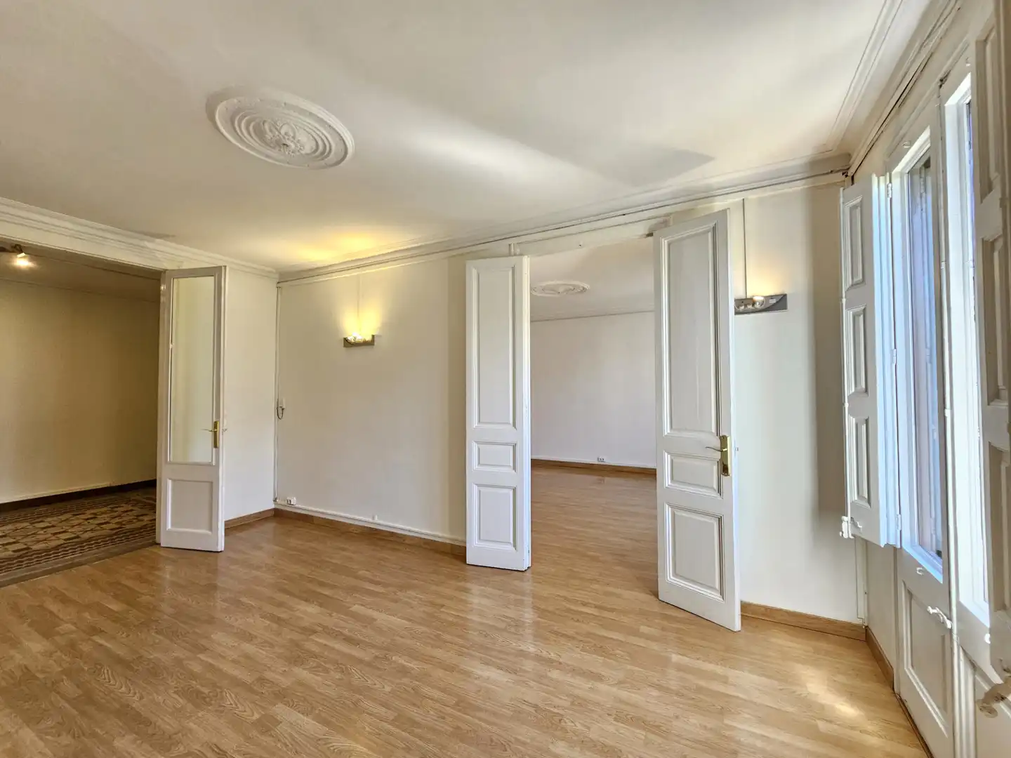 Sala de estar de Oficina de alquiler en Barcelona con Aire acondicionado, Calefacción y Balcón