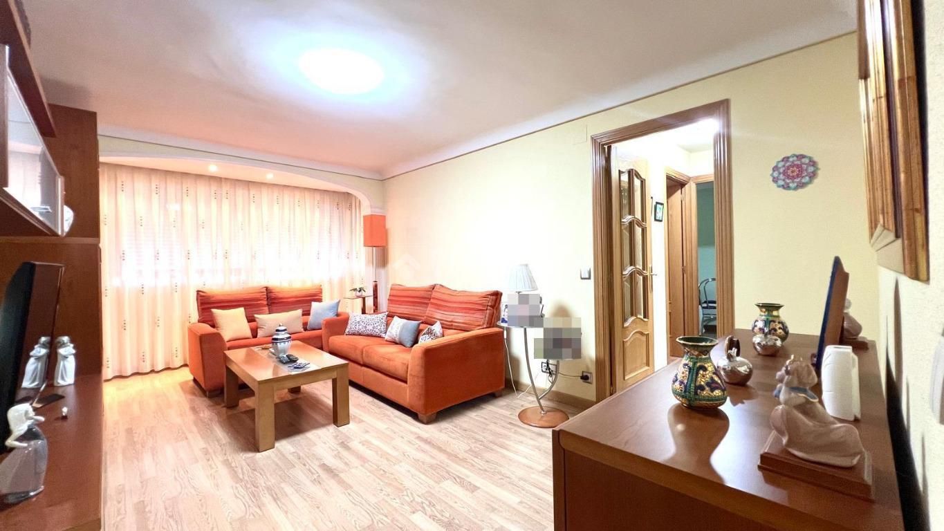 Piso en venta en Media Legua, Moratalaz