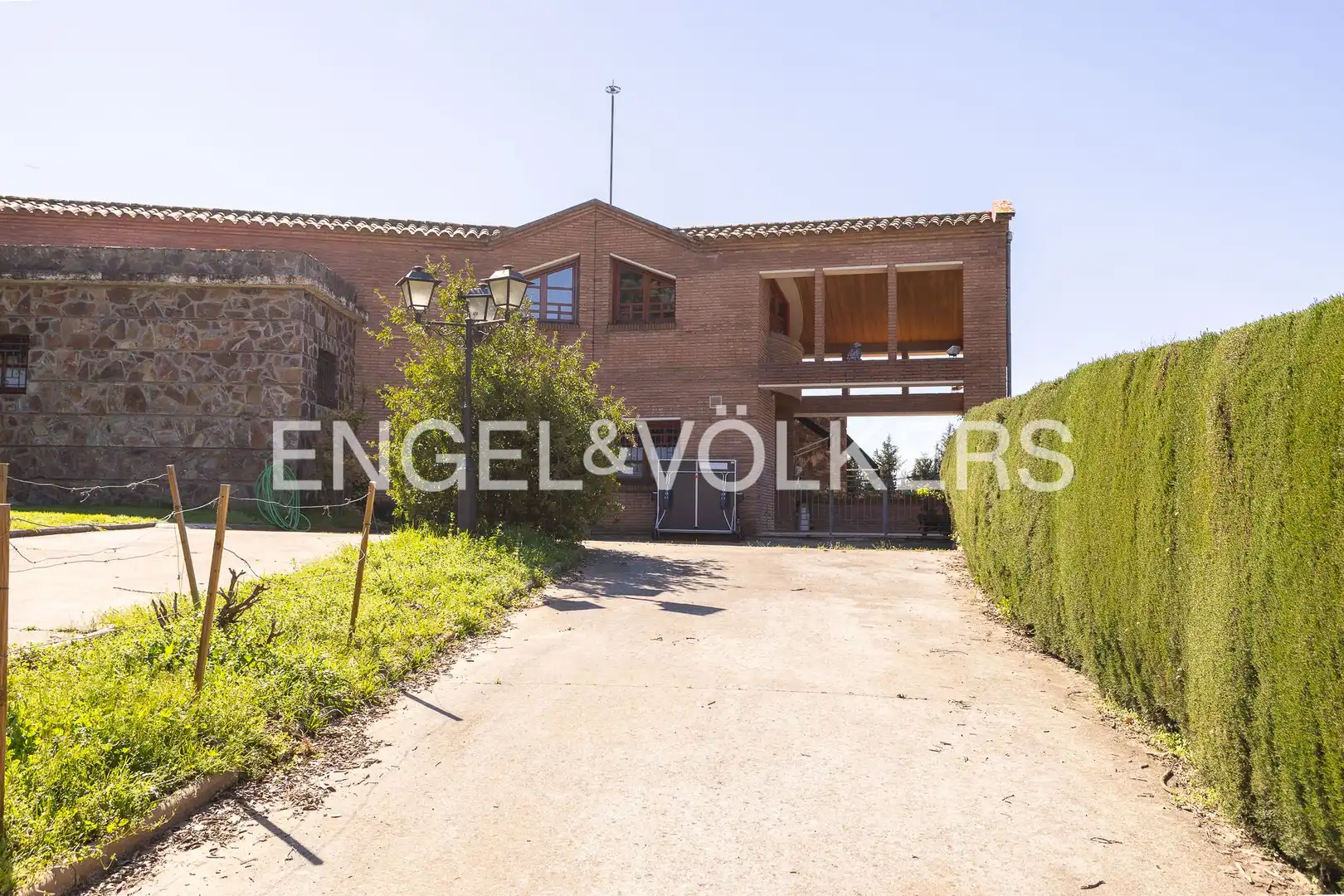 Vista exterior de Finca rústica en venda en Caldes de Montbui amb Aire condicionat, Calefacció i Jardí privat