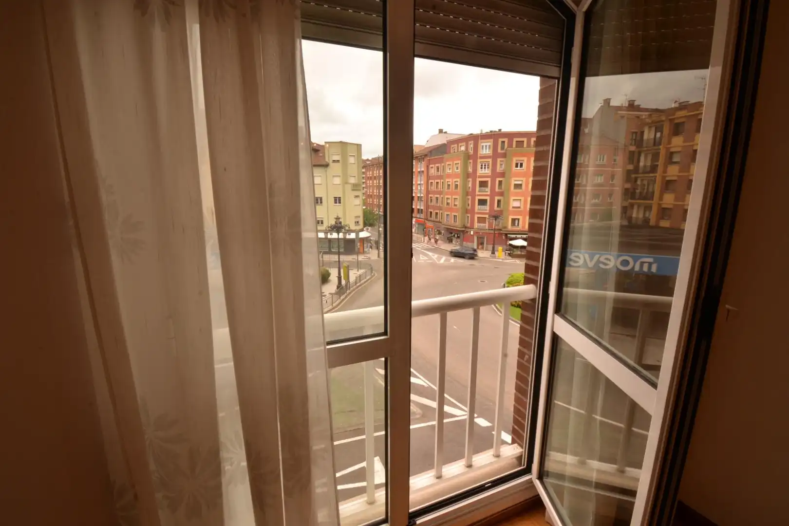 Habitación de Piso en venta en Oviedo  con Calefacción y Trastero