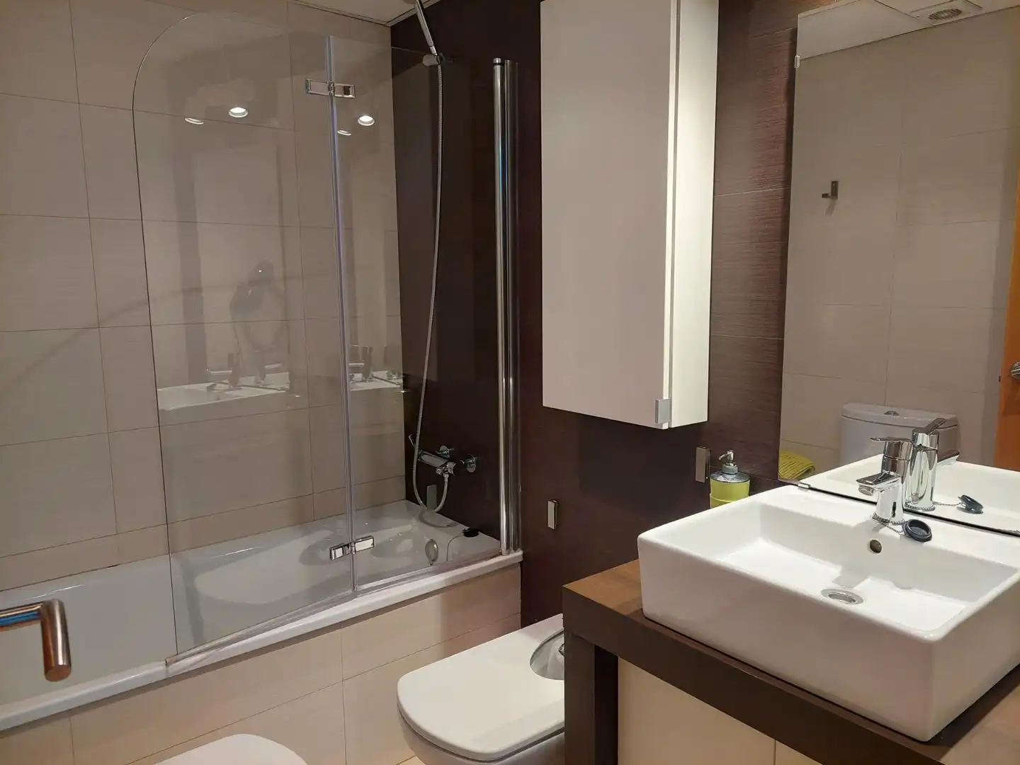 Bathroom of Flat for sale in Deltebre  with Air Conditioner, Terrace and Furnished