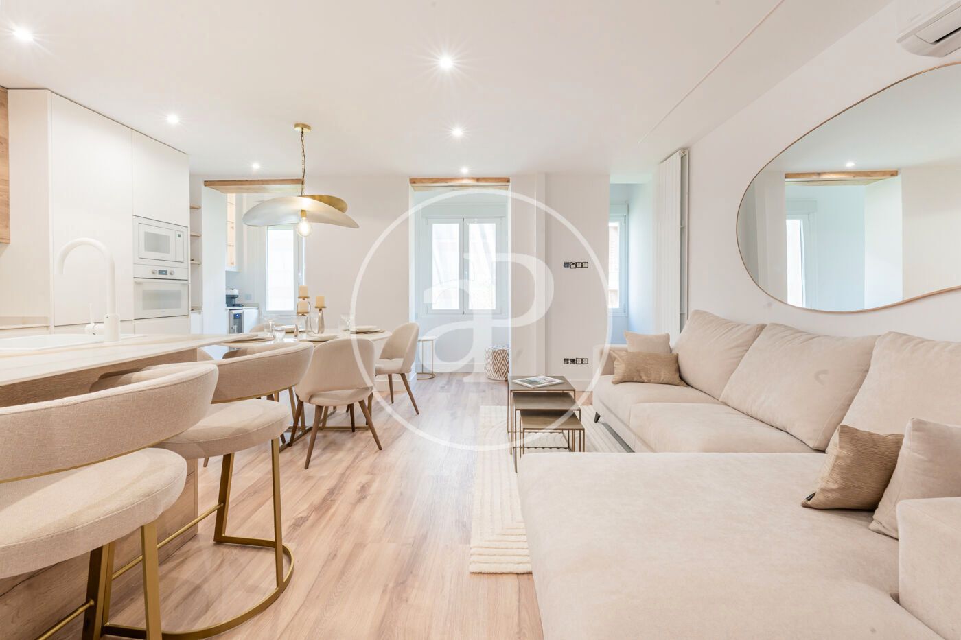 Living room of Flat for sale in  Madrid Capital  with Air Conditioner, Heating and Furnished