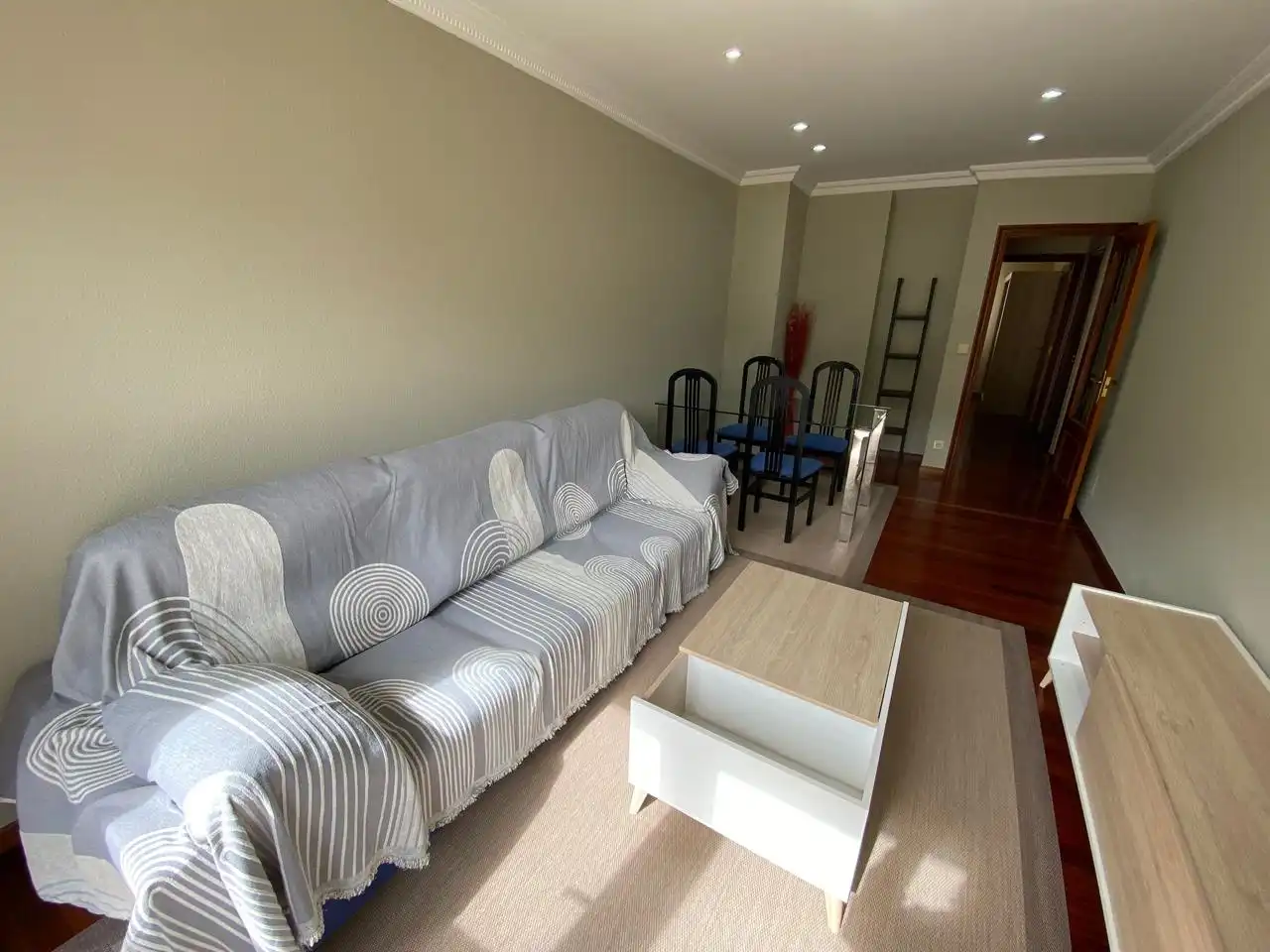 Maisonette zur Miete in Calle Jose Maria Vega, Cotolino