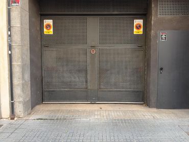 Plaza de garaje individual con ascensor en venta en Paseig de la Diputació 11
