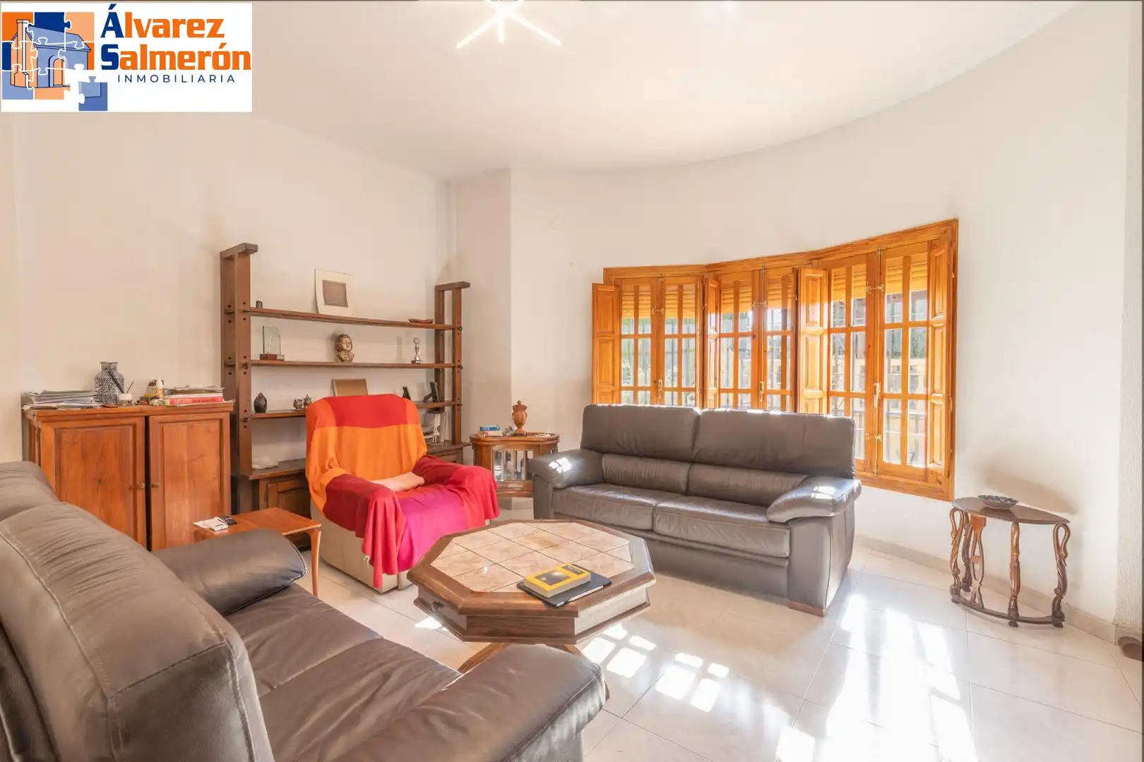 Sala de estar de Casa o chalet en venta en Altos de la Zubia