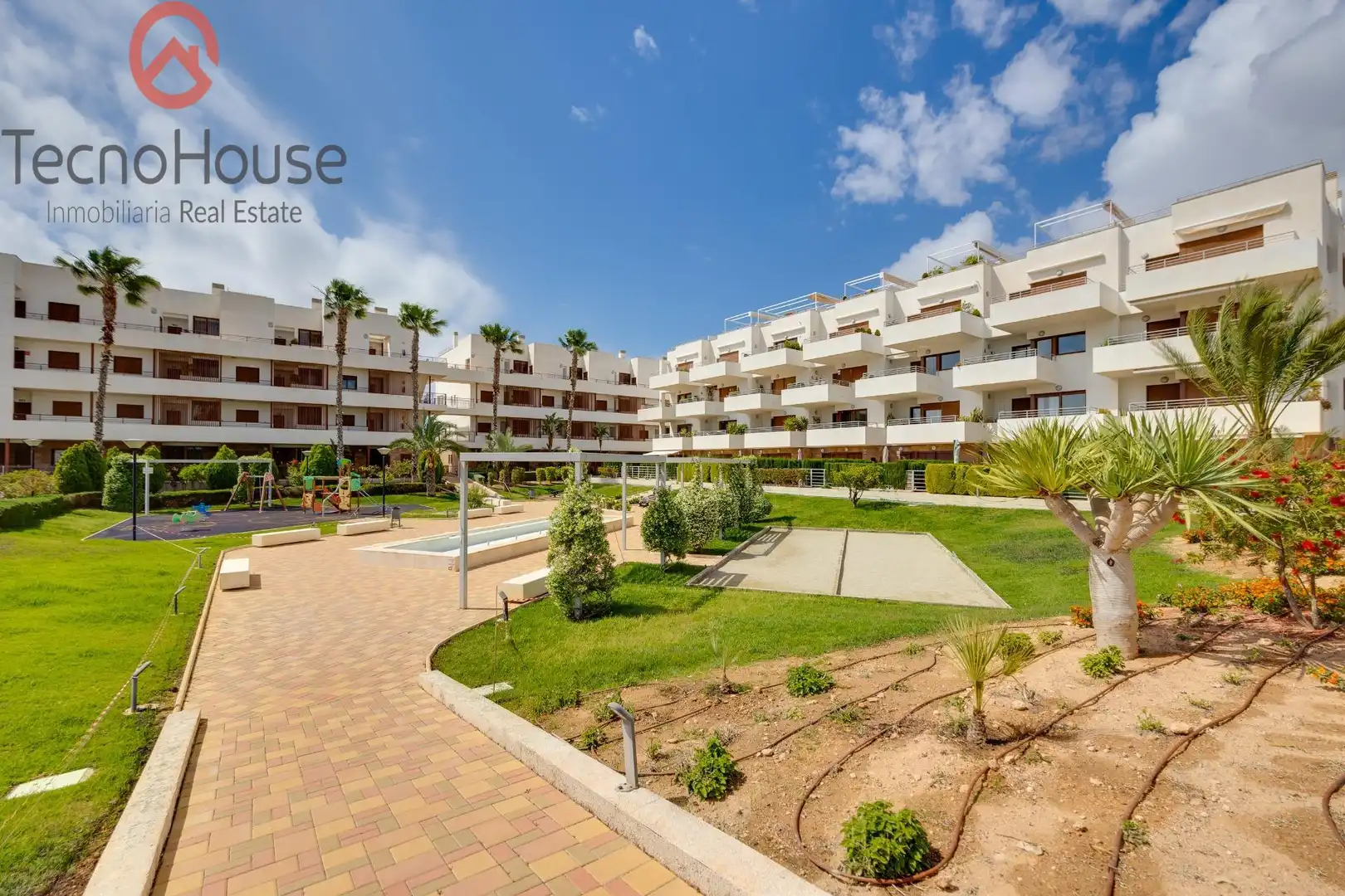 Vista exterior de Apartament en venda en Orihuela amb Aire condicionat, Calefacció i Jardí privat