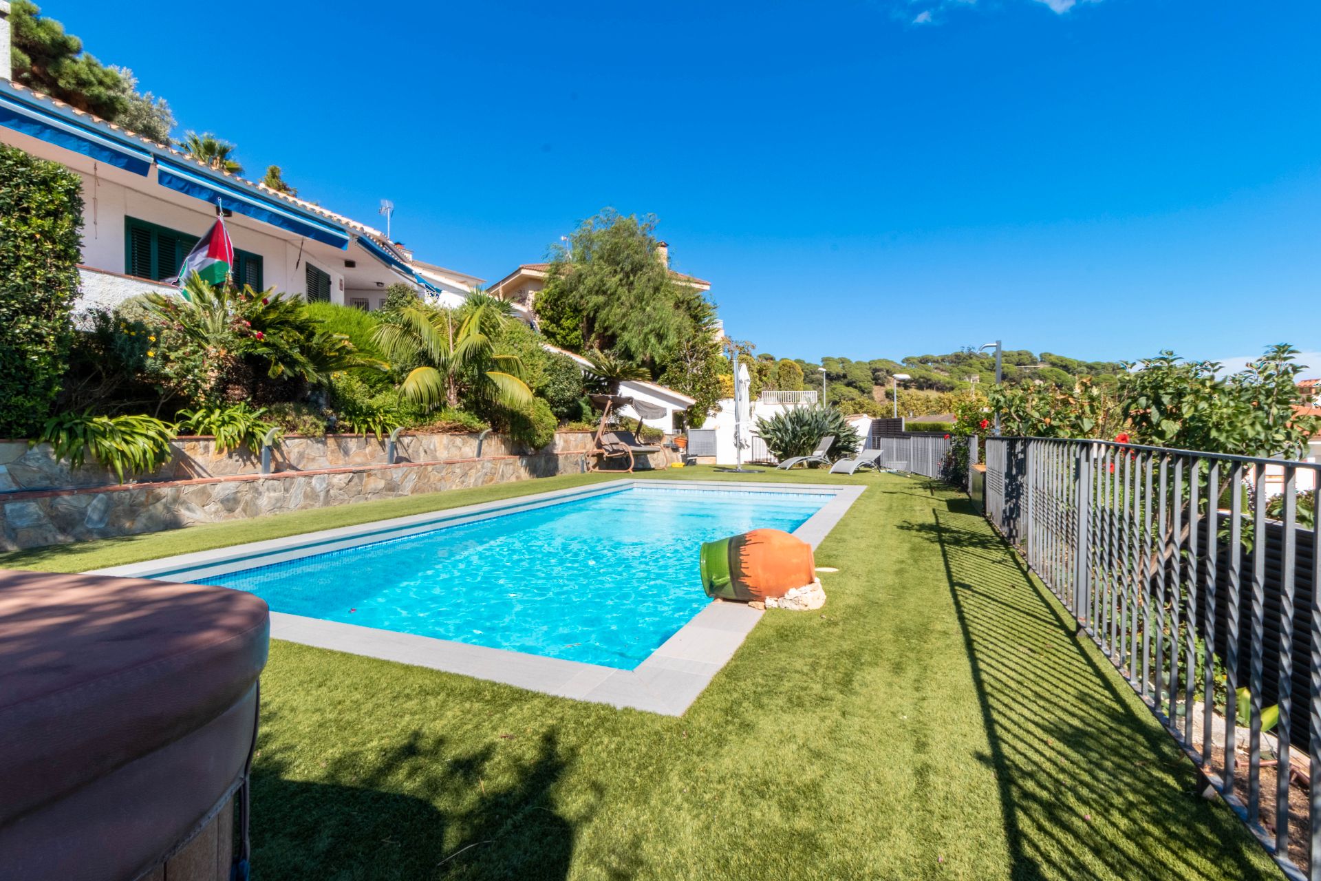 Swimming pool of House or chalet for sale in Sant Pol de Mar  with Air Conditioner, Heating and Private garden