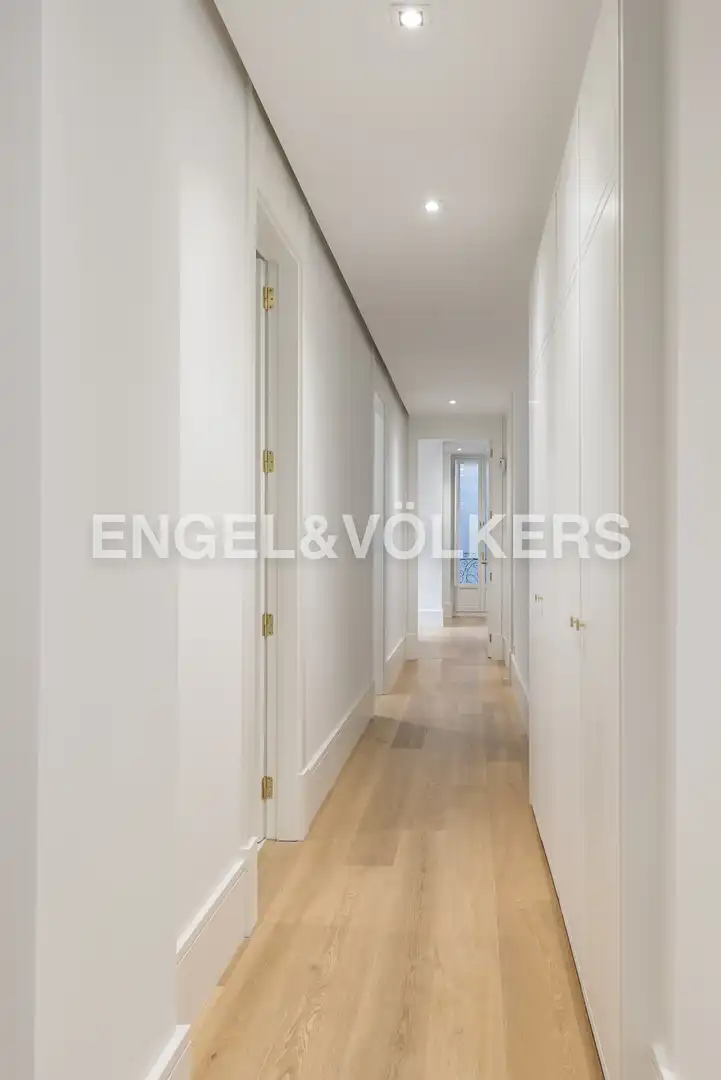 Flat for rent in Madrid  with Air Conditioner, Heating and Storage room