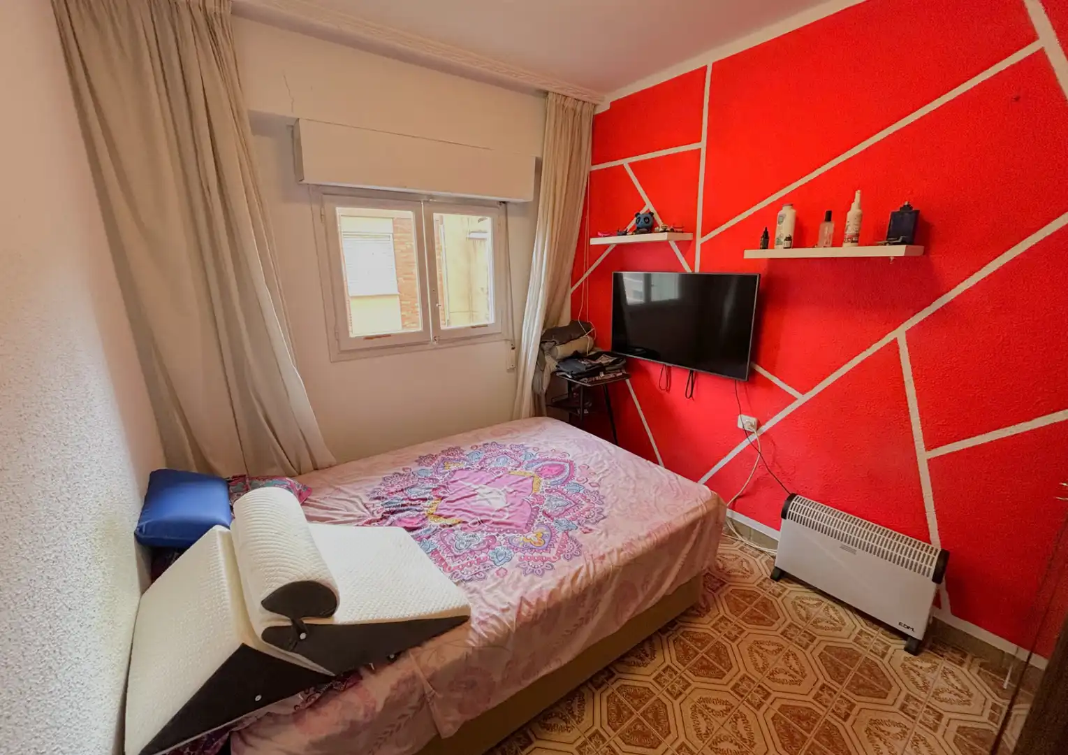 Habitación de Piso en venta en Castellón de la Plana / Castelló de la Plana con Aire acondicionado, Amueblado y Balcón