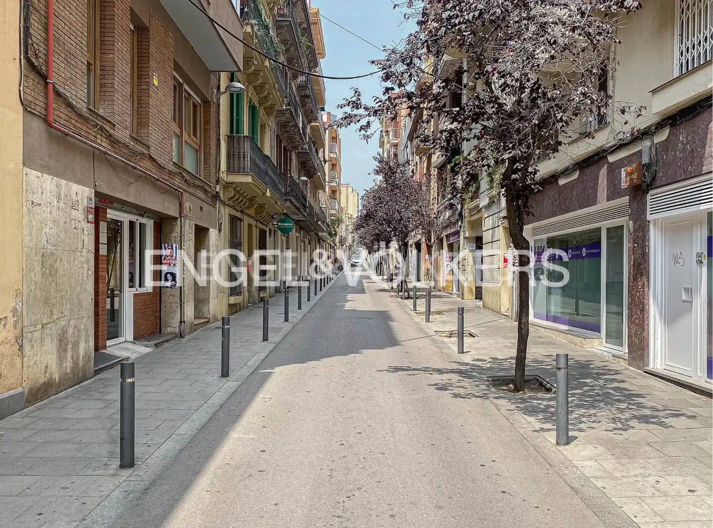 Exterior view of Flat for sale in Barcelona  with Air Conditioner and Heating