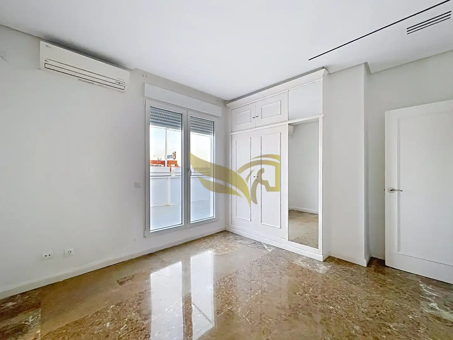 Habitación de Ático en venta en Sevilla con Aire acondicionado y Terraza
