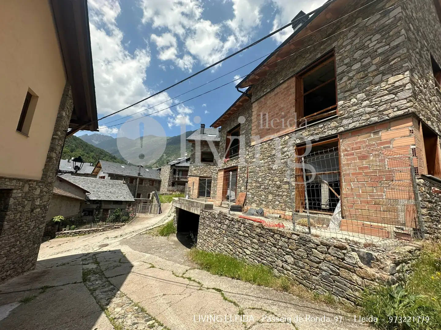 Exterior view of Flat for sale in Espot  with Air Conditioner, Heating and Parquet flooring