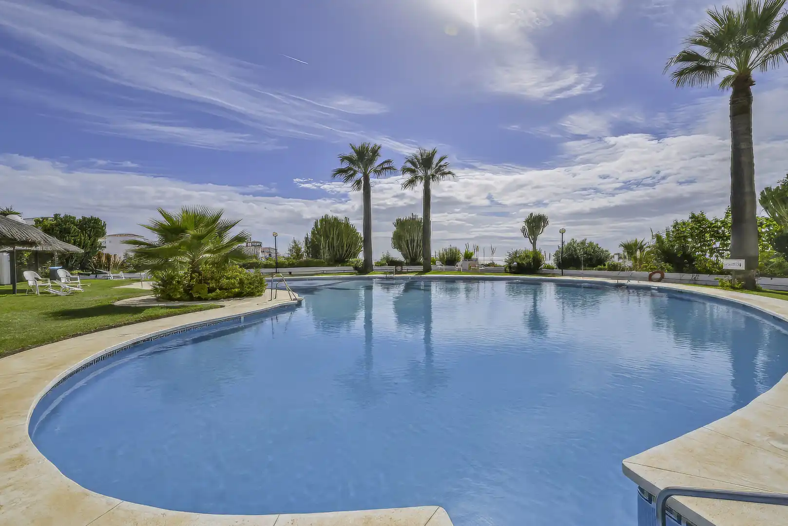 Apartament amb piscina en venda a Calahonda, imagen 22