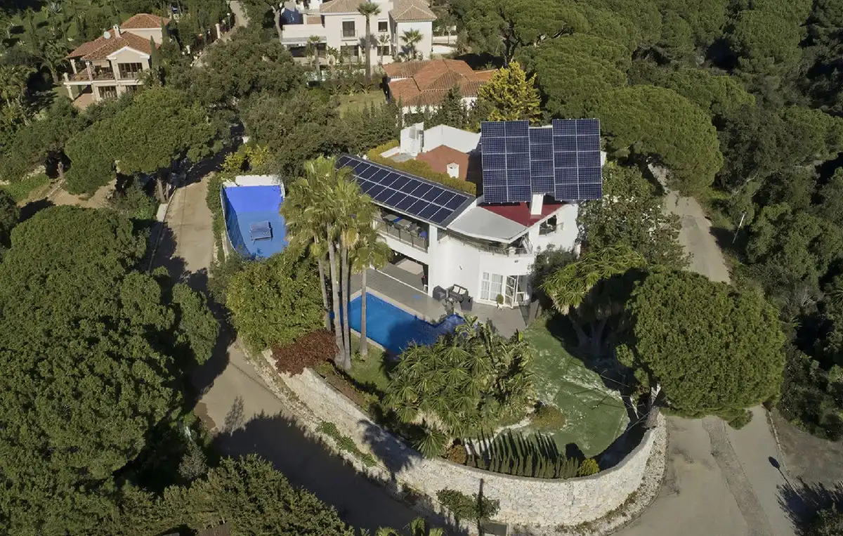 Vista exterior de Casa o chalet en venta en Marbella con Aire acondicionado, Jardín privado y Terraza