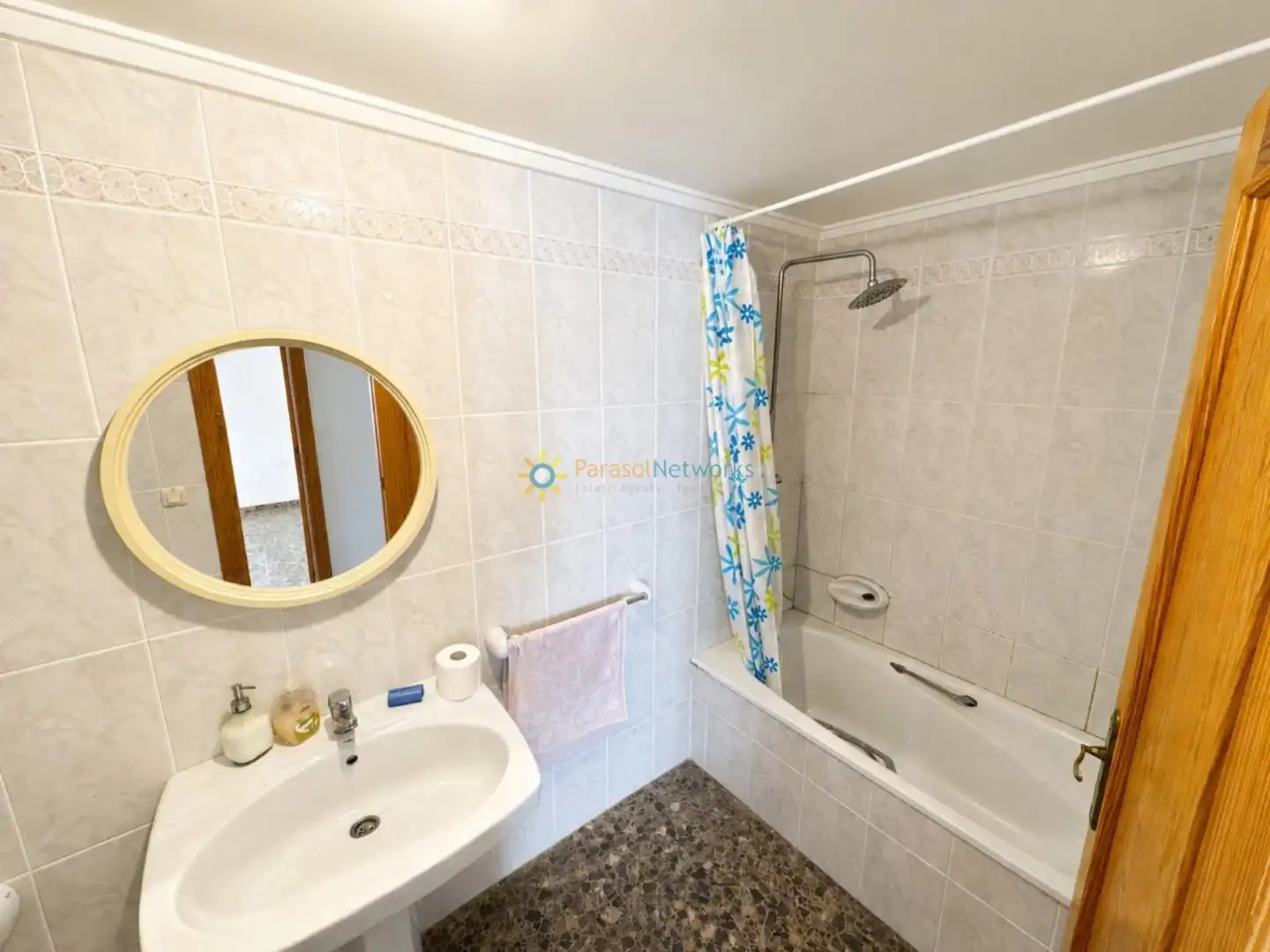 Bathroom of Flat for sale in Oliva  with Air Conditioner and Balcony