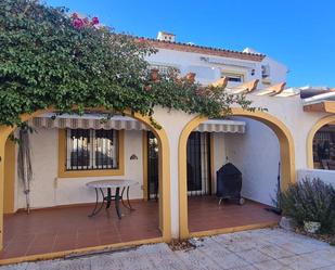 Vista exterior de Casa o xalet en venda en Calpe / Calp amb Terrassa i Piscina