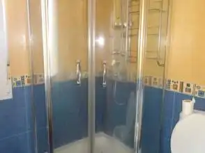 Baño de Piso de alquiler en Gijón  con Calefacción, Parquet y Amueblado