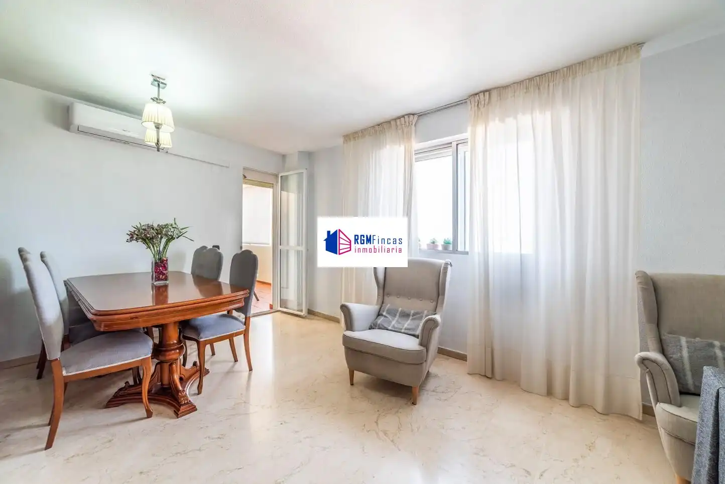 Dining room of Flat for sale in  Sevilla Capital  with Air Conditioner, Storage room and Community pool