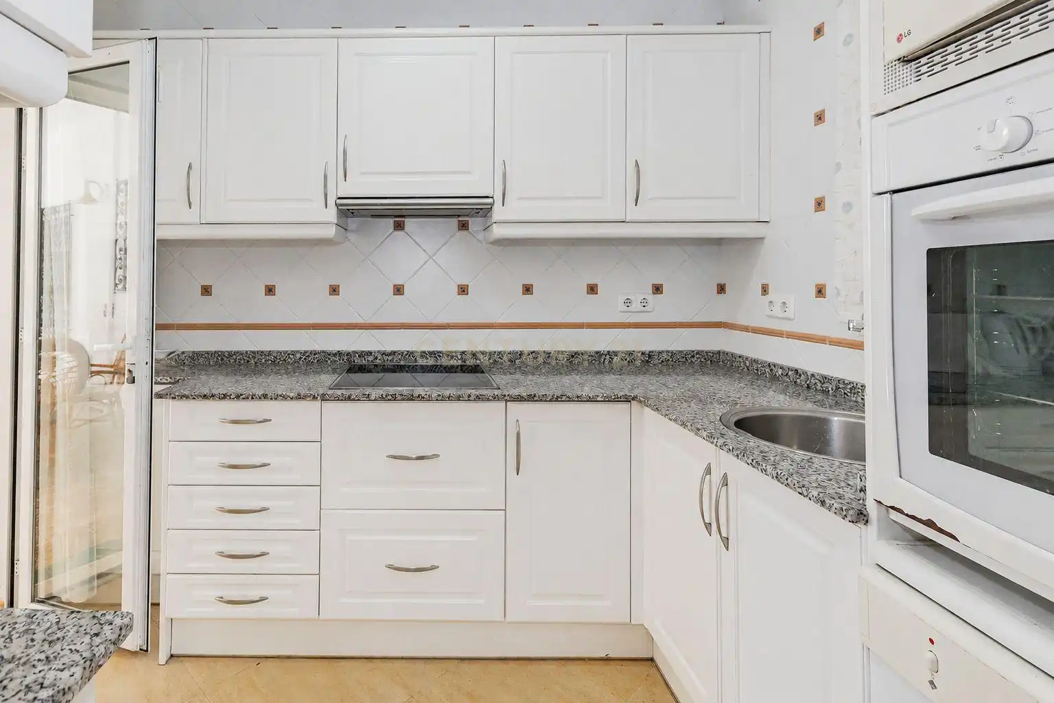 Kitchen of Houses for sale in Dénia  with Air Conditioner, Private garden and Storage room