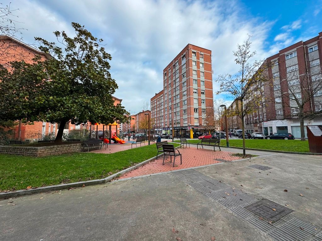 Pis en venda a Calle Alcarria, Pumarín, Sur