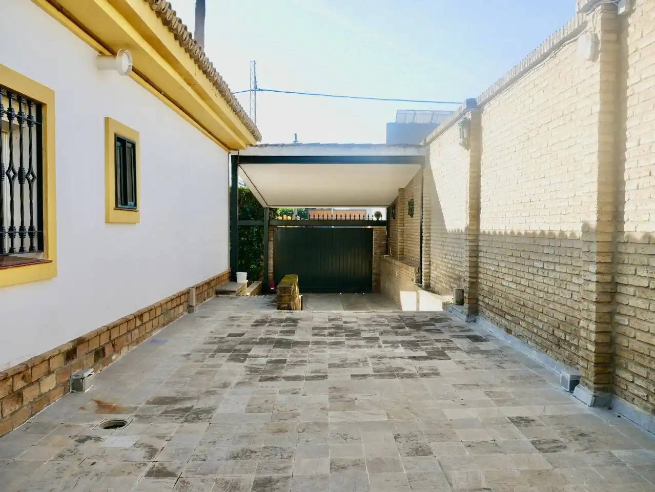 Casa o xalet en venda a Jacinto Benavente, Gines