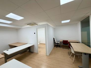 Oficina amb ascensor de lloguer a Nord