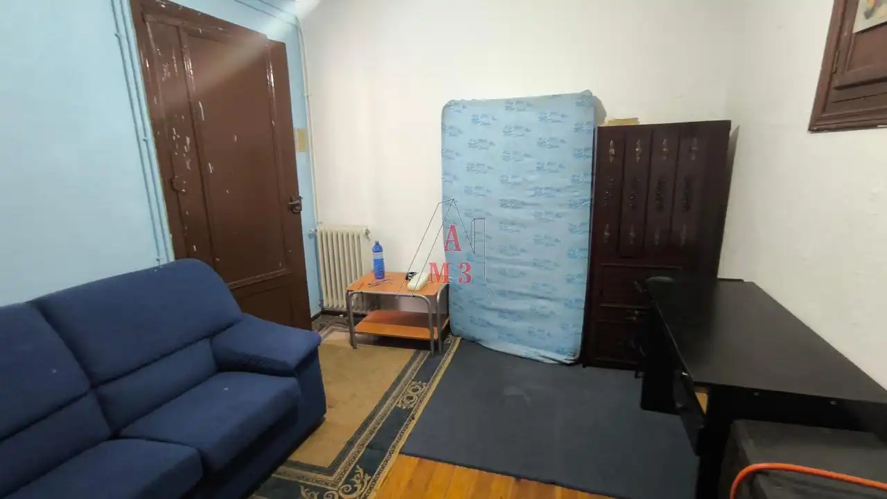 Habitación de Casa o chalet en venta en León Capital  con Calefacción y Trastero