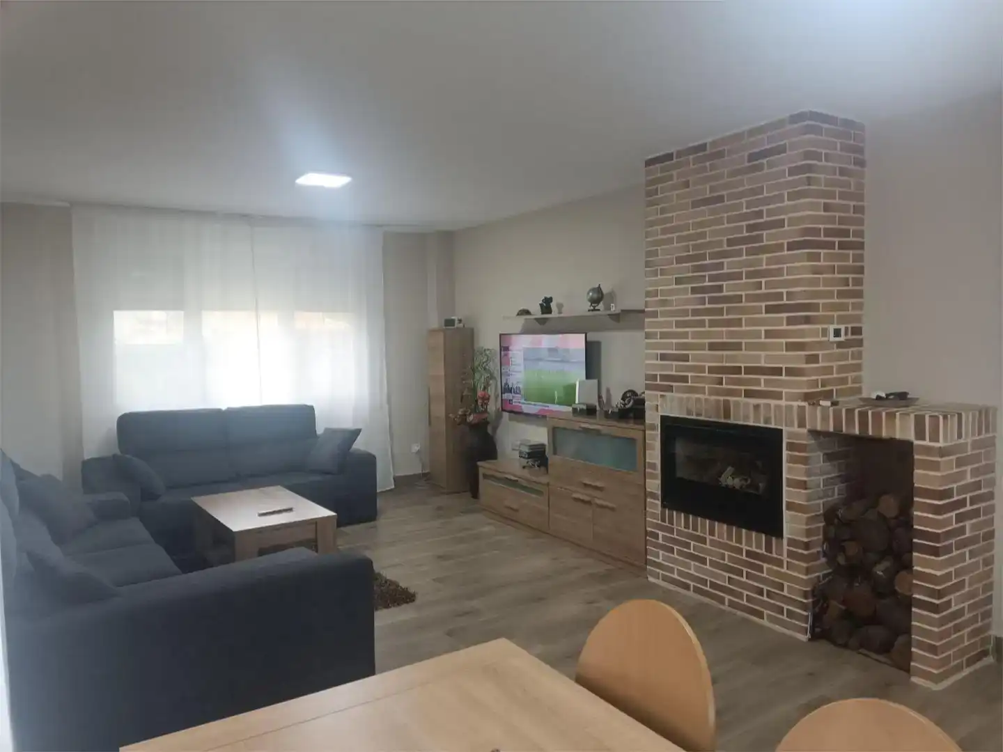 Sala d'estar de Pis en venda en Guadalix de la Sierra amb Jardí privat, Moblat i Balcó