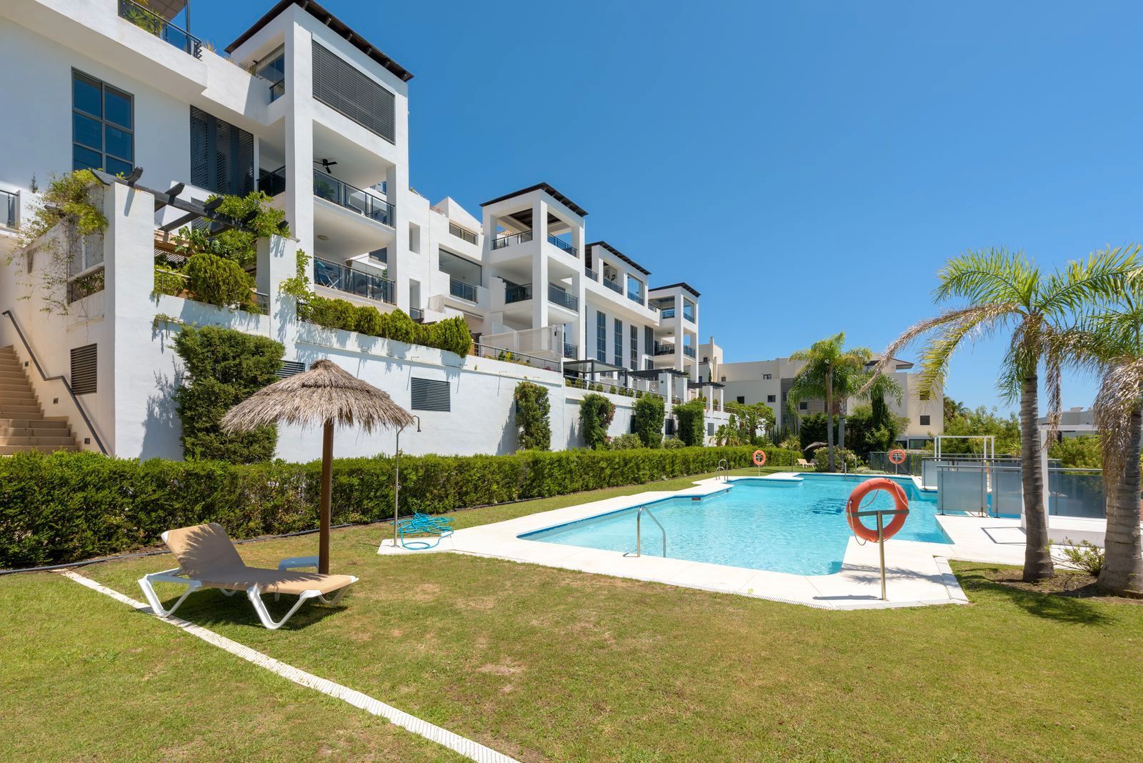 Exterior view of Attic for sale in Estepona  with Air Conditioner, Terrace and Furnished