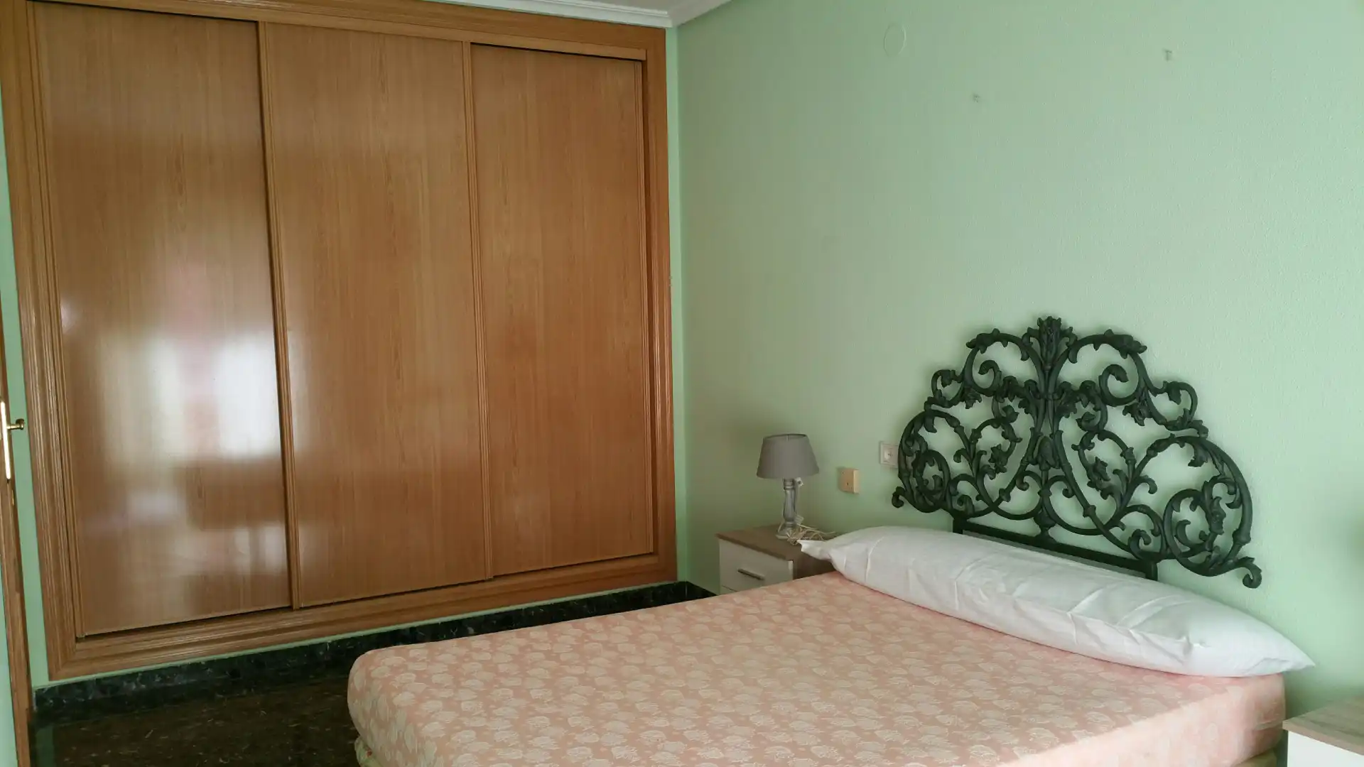 Habitación de Apartamento de alquiler en Albacete con Calefacción y Amueblado