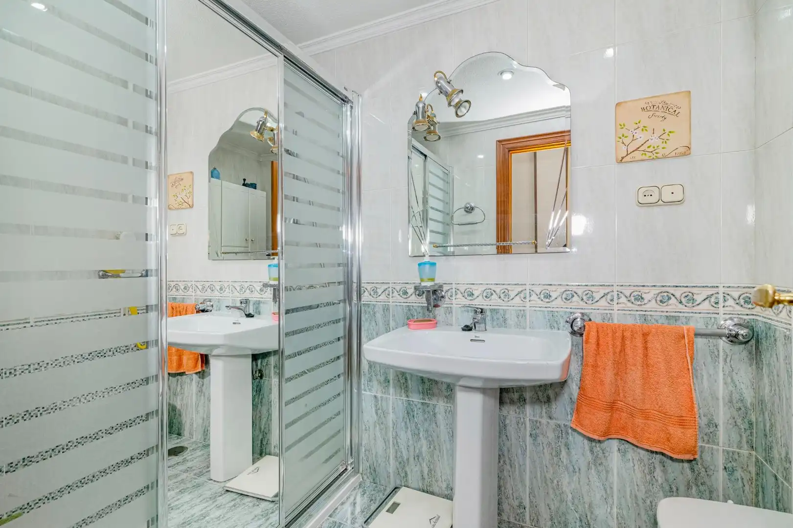 Baño de Piso en venta en Granada con Aire acondicionado, Calefacción y Balcón