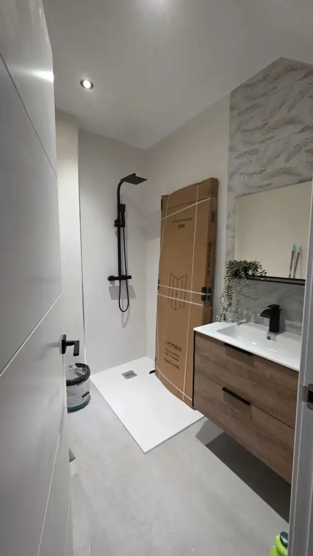 Baño de Piso en venta en Ubrique con Terraza y Amueblado