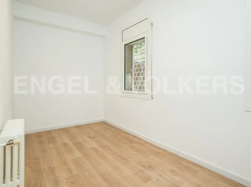 Bedroom of Flat for rent in Barcelona  with Air Conditioner, Heating and Private garden