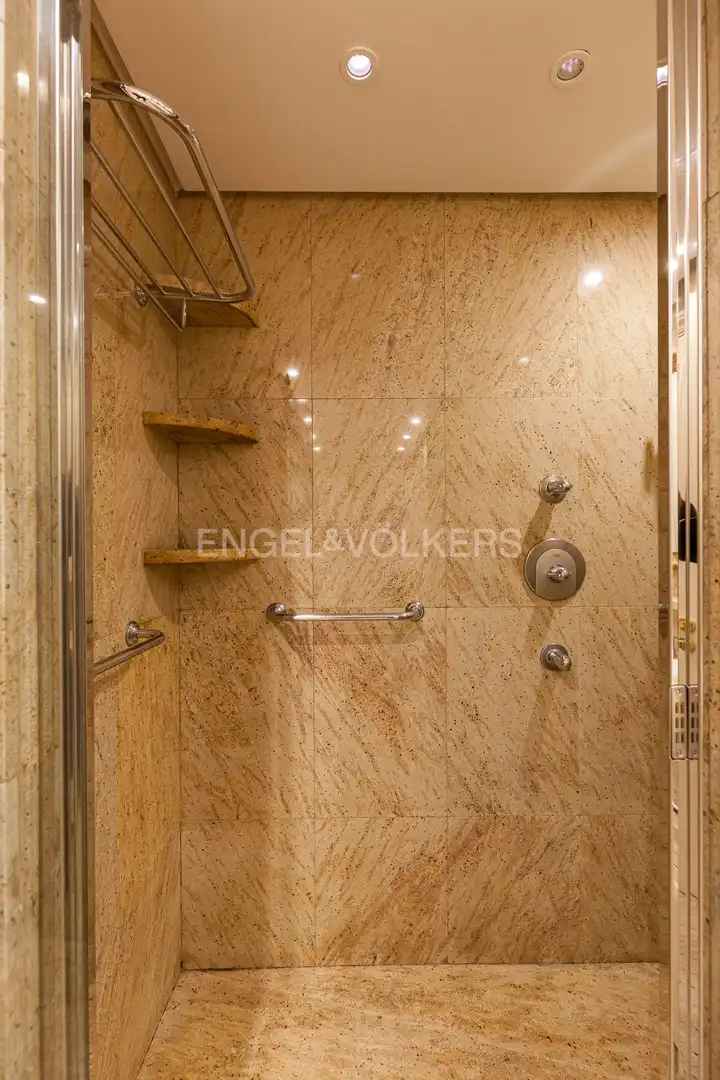 Badezimmer von Wohnung zur Miete in Madrid mit Klimaanlage, Heizung und Privatgarten