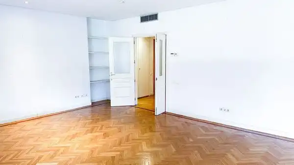 Habitación de Piso de alquiler en Madrid con Aire acondicionado, Jardín privado y Trastero