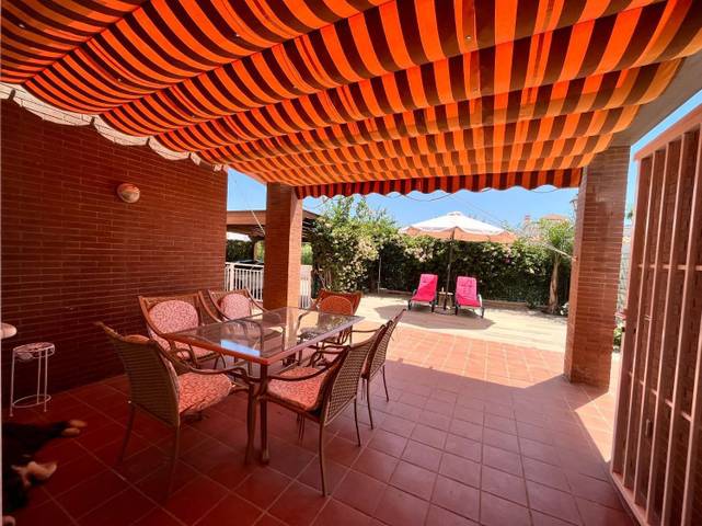 Casa-chalet en Venta en AVENIDA CIUDAD DE ALICANTE en El Playazo
