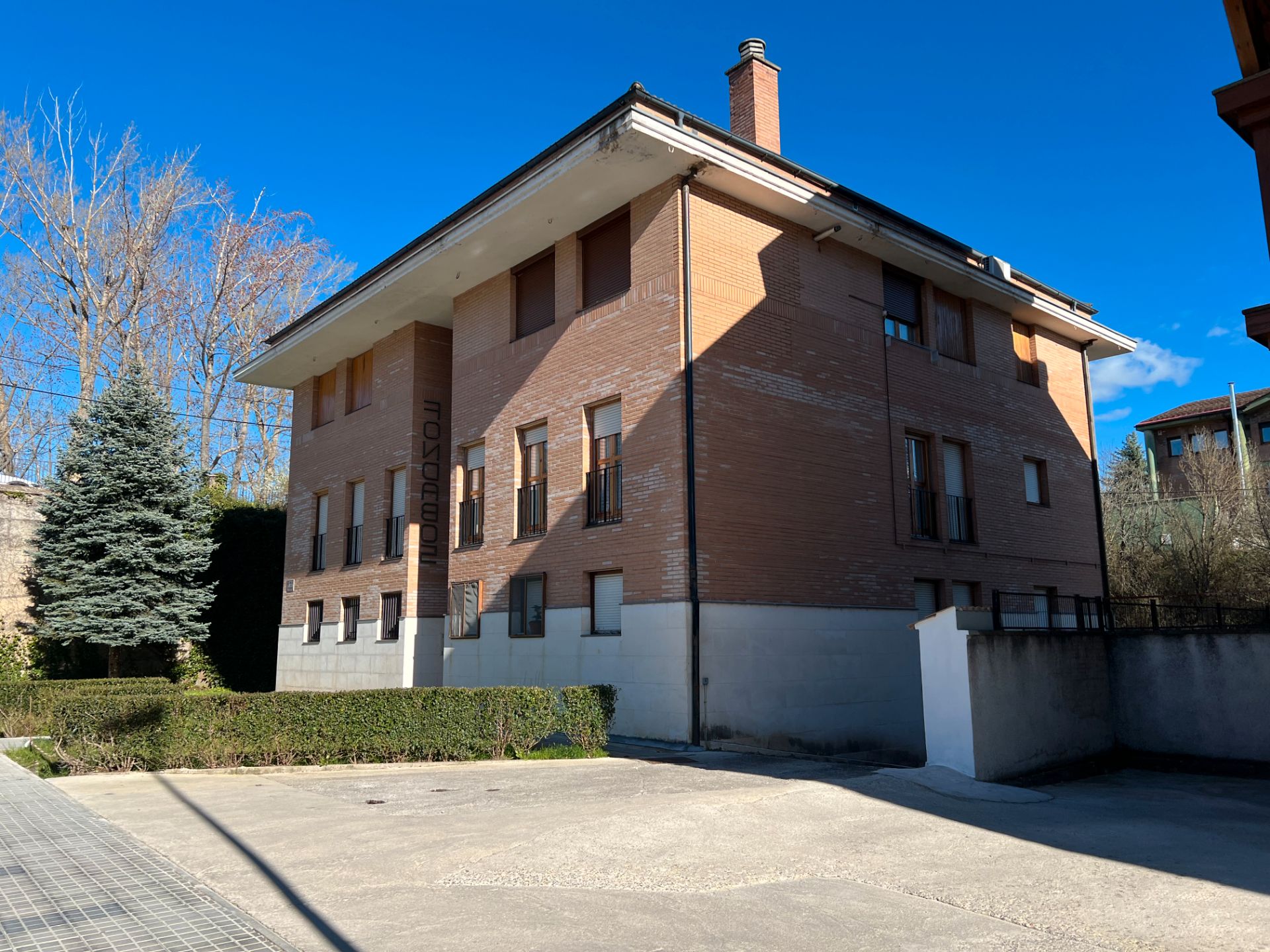 Exterior view of Flat for sale in Jaca  with Storage room
