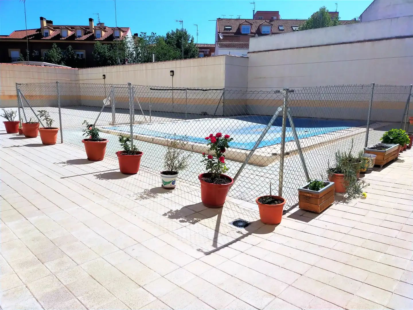 Piscina de Apartament de lloguer en Aranjuez amb Aire condicionat, Calefacció i Parquet