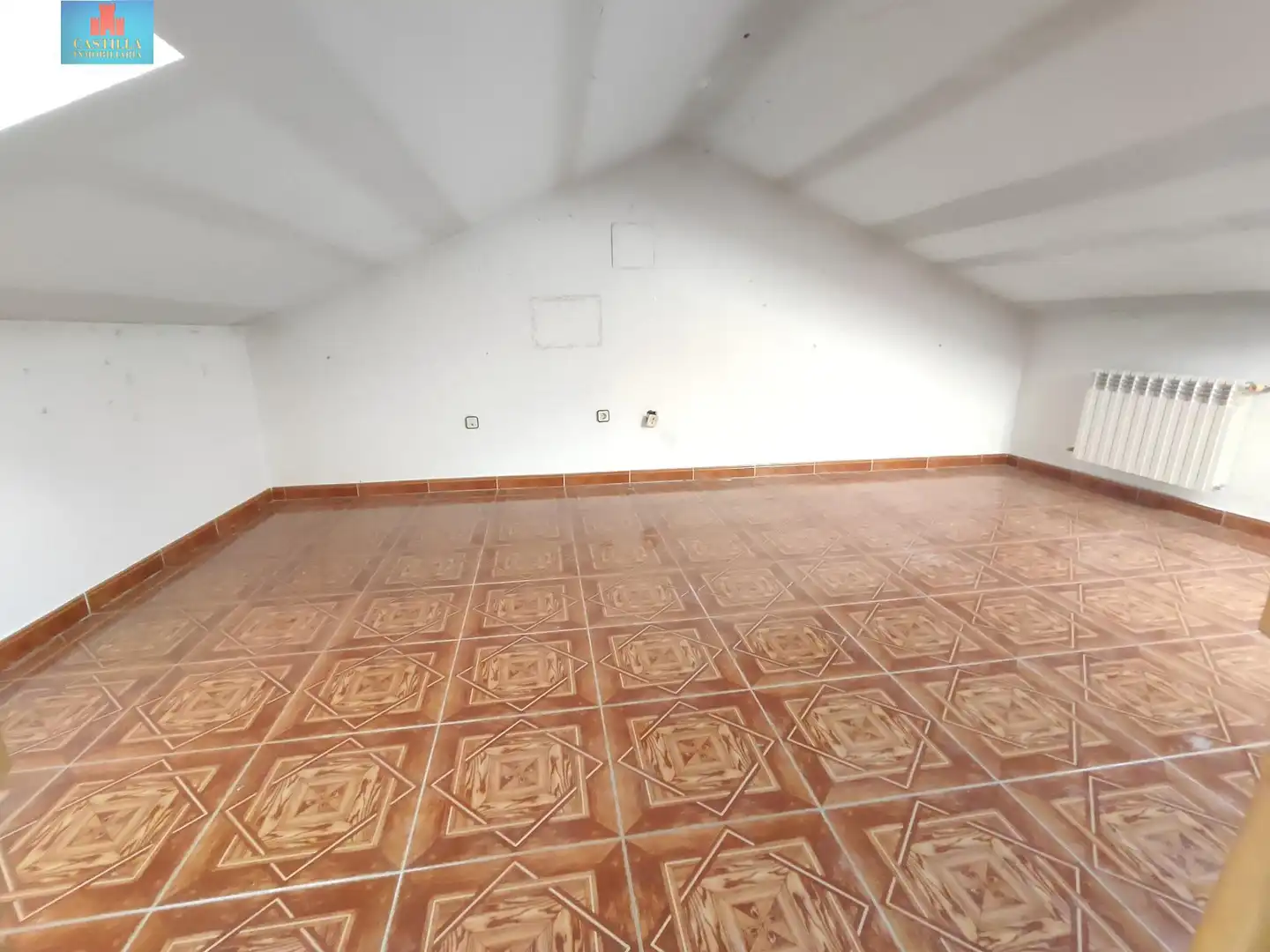 Casa adosada en venta en Ávila con Calefacción, Jardín privado y Trastero