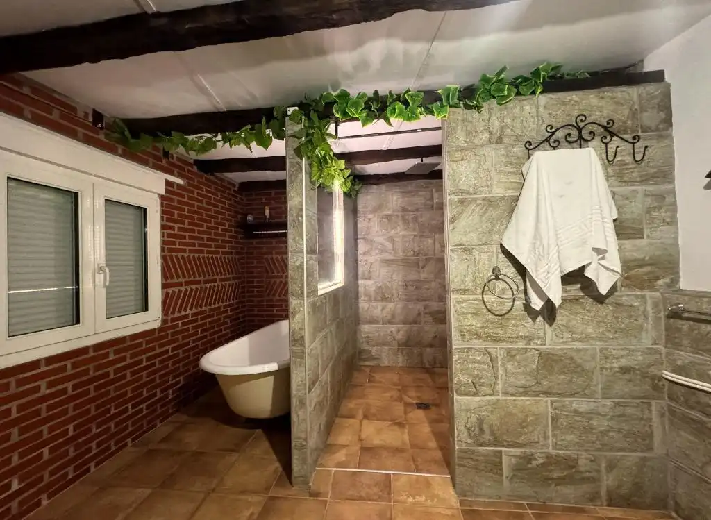 Baño de Casa o chalet en venta en Arenas de Iguña con Calefacción, Jardín privado y Terraza