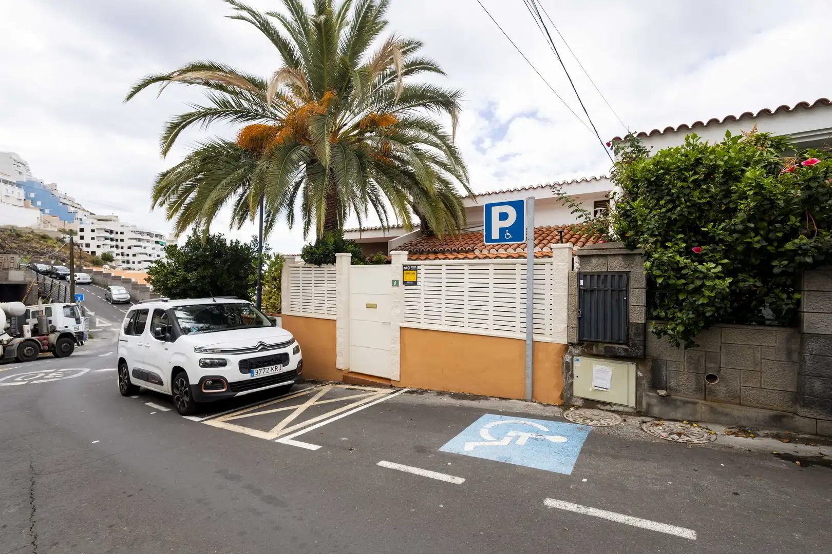 Parking of Detached homes for sale in El Rosario  with Air Conditioner, Private garden and Terrace
